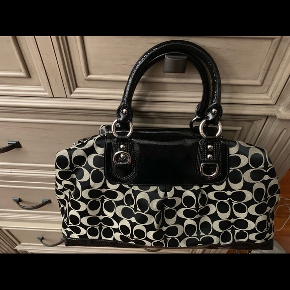 Coach - Picture 5 of 8